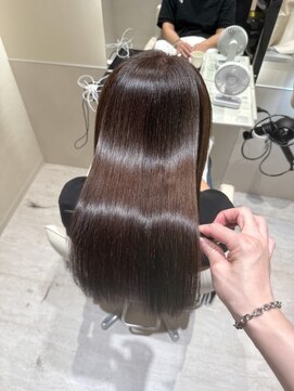 エレノア 四条烏丸店(Eleanor) 【山地】広がり解消！初めての美髪矯正でツヤ髪に