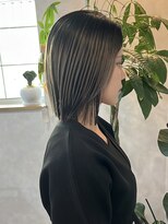 ルーチェ(Lu-che)&nbsp;根元が伸びても気にならない！プレイングカラー×ミディアムボブ