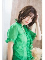 ヴァンクシー バイ ルナ(VANKCY by Luna)&nbsp;グレージュ ひし形シルエット 切りっぱなしボブ 小顔 20代 30代