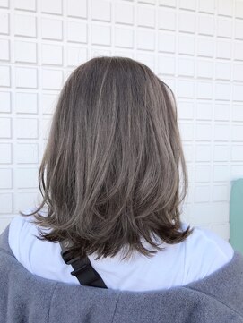 アミトヘアアンドサロン(amito hair&salon) 伸ばしかけにもおすすめ/レイヤーボブ/ミルクティーグレージュ