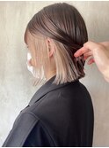 ホワイトベージュインナーカラー × ショコラブラウン