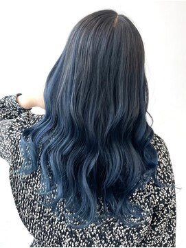 アライブ キチジョウジ(ALIVE Kichijoji) 根本が伸びても気にならないバレイヤージュカラー