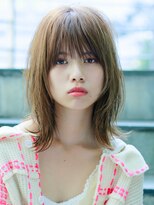 ライラ(Lyla)&nbsp;顔まわりの切り込みが可愛い　プチレイヤーロブ