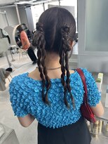 クルネ(kurune)&nbsp;グレージュカラーとタイトアレンジ