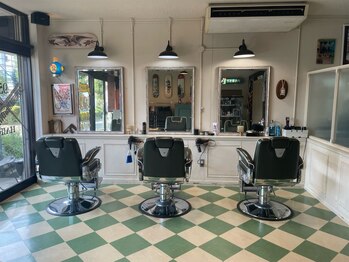 ナインティーファイブヘアー(95 HAIR NINETY FIVE HAIR)の写真/スーツにも合うフェードやクロップスタイル。ナチュラルパーマなど自信を持って仕事に臨めるスタイルに♪