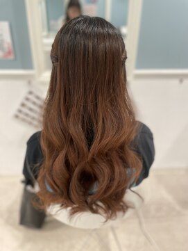 ホワイト 東京新宿店(White) 大人気!ねじりハーフツイン