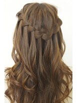 ハル ヘアスタジオ(haRu hair studio)&nbsp;☆★ナチュラルでも可愛い★☆『海外ドラマ風編み込み』