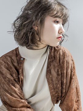 シータ(CITA) パールグレイ系ハイライト×ボブ