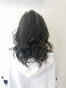 ヘアーデザイン サンニイイチヨン(HAIR DESIGN 3214) 赤みが嫌いな方に！ミドリ全開カラー☆