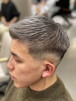 ウノプリール 茶屋町店(unopulir)&nbsp;ホワイトシルバー スキンフェード シルバーカラー