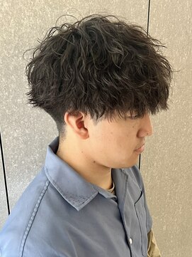 ニアウ 太田店(Niau) メンズ王道マッシュ縦落ちツイストスパイラルパーマ質感重視