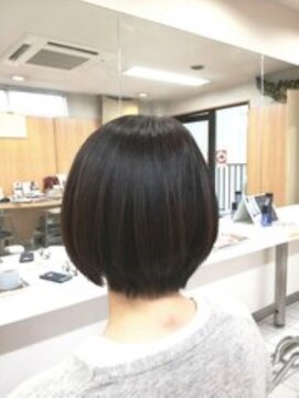 Beauty Salon AOZORA 〈AOZORA〉春ボブ　グレイヘアもツヤツヤのアッシュブラウンへ