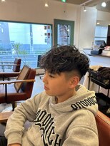 モップス 金沢文庫店(MOPS)&nbsp;スペインカール【ハイライト／ブリーチ／ハイトーン／髪質改善】