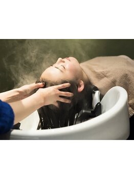 お客様のご要望をお伺いし、一人一人の髪質に適したアイテムを組み合わせて使用♪自信を持てる髪へと導く★