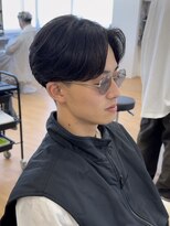 ビカム 名駅(become)&nbsp;【ニュアンスセンターパート】刈り上げコンマバングメンズ名古屋