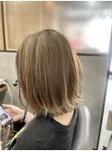 くびれニュアンスボブ×透明感ベージュカラー