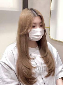 ジーナ 高槻(Zina) レイヤーカット/ミルクティーベージュ