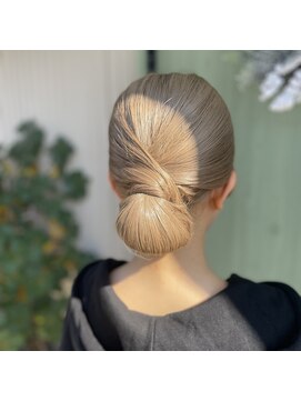 タイトシニヨン/お呼ばれヘア/ヘアアレンジ