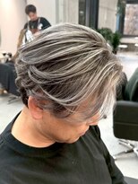 シエラ 堀江(CIERA.)&nbsp;センター分けサーフカールニュアンスパーマツーブロック短髮