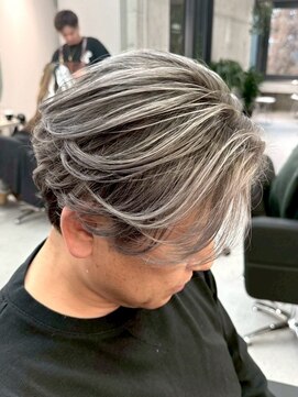 シエラ 堀江(CIERA.) センター分けサーフカールニュアンスパーマツーブロック短髮