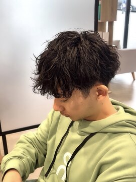 リベイル(LIVEIL) メンズ　スタイル　シャドウパーマ