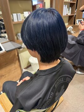 ヘア アンド ビューティ ビーズアモール 春日井神領店(Hair&Beauty B's amor) ブルーブラック