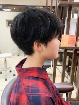 シファ(sifa) ナチュラルに収まるショートスタイル