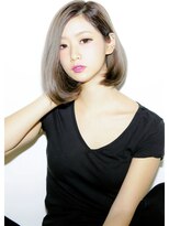 デイズ(days)&nbsp;アッシュグレージュ前下がりショートボブ小顔　デザインカラー