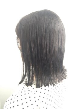 モーション 新宿(motion) グレージュ切りっぱなしボブ
