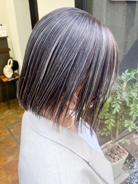 ノラ ウメダ(NORA UMEDA) 【NORA UMEDA 高木】大人可愛いダークグレーホワイトハイライト