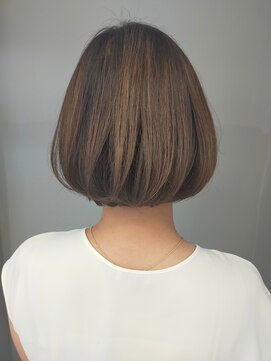バッカ(BACCA) #白髪染め　ハイライト　クラシカルボブ#