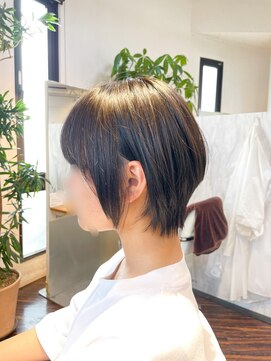 アトリエアルシュ(atelier ARCHE) ヘアドネーションでマッシュショートに　hidetoshikanzaki.com