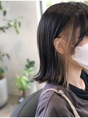 イヤリングカラー外はねボブ