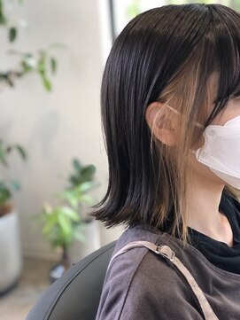 ウトカ(utoca) イヤリングカラー外はねボブ