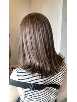 シー 岡崎(,SHE)&nbsp;斜めバング/グレージュカラー/デザインカラー/東岡崎