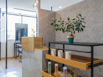 フェリス(feliz)の写真/〈御影駅徒歩1分〉マンツーマンプライベートサロン。貴重なsalon timeを心地よく、明るく照らす。