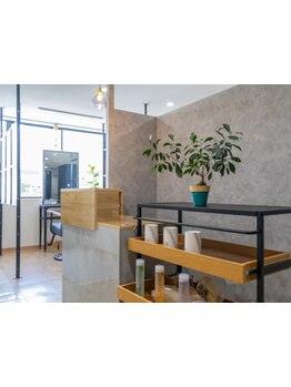 〈御影駅徒歩1分〉マンツーマンプライベートサロン。貴重なsalon timeを心地よく、明るく照らす。