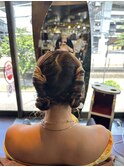 タイトなツインお団子 ヘアアレンジ 結婚式ヘア