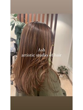 アッシュ アーティスティック スタジオ オブ ヘア(Ash artistic studio of hair) ロング
