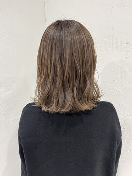 シェリ(Cheri) たっぷりハイライトで明るく柔らかいグレージュカラー