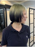 ライムグリーンのルーツカラー