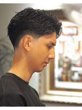 ヘアーズコレクショングッドクラブ(GOOD CLUB) テーパーフェード×フェザーパーマ