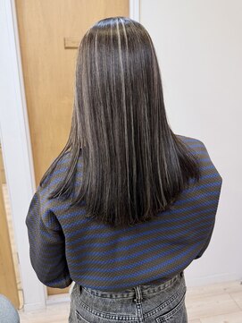 モリオ フロム ロンドン 成増店 【morio成増 セリザワ】ハイライトカラー 太め セミロング