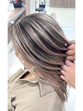 アッシュ 大宮店(Ash) 海外コントラストバレイヤージュ