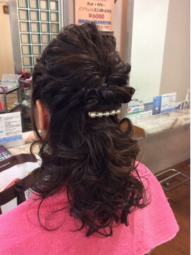 ヘアーズケアーフォルテ ハーフアップクルリンパ☆