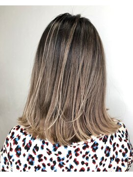 リーブル(Libre) 外国人風コントラストバレイヤージュカラー