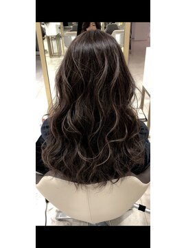 エヌプラス(N+) 黒髪グラデヘアーオリーブグレー小顔に見せるヘアココアベージュ
