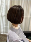 大人可愛いアースカラー白髪ぼかしハイライト前下りボブワンレン