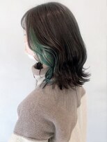 アイティーバイアルバム 下北沢店(IT by ALBUM)&nbsp;グリーンインナーカラー_アースカラーくびれヘア_ba379101