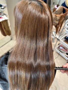 ユミリーバイルコル(umily by RuCOR.) インナーグレージュ/前髪/髪質改善/ブリーチ/縮毛矯正